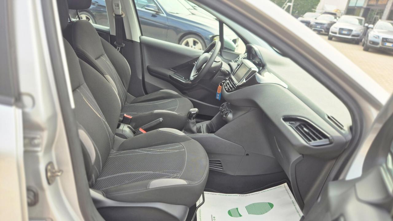Peugeot 208 1.2BENZ/60KW/ 82 CV 5 porte /OK NEOPATENTATI