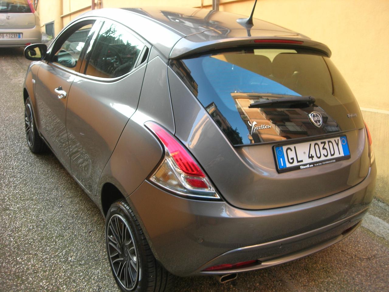 Lancia Ypsilon 1.0 FireFly 5 porte S&S Hybrid Gold