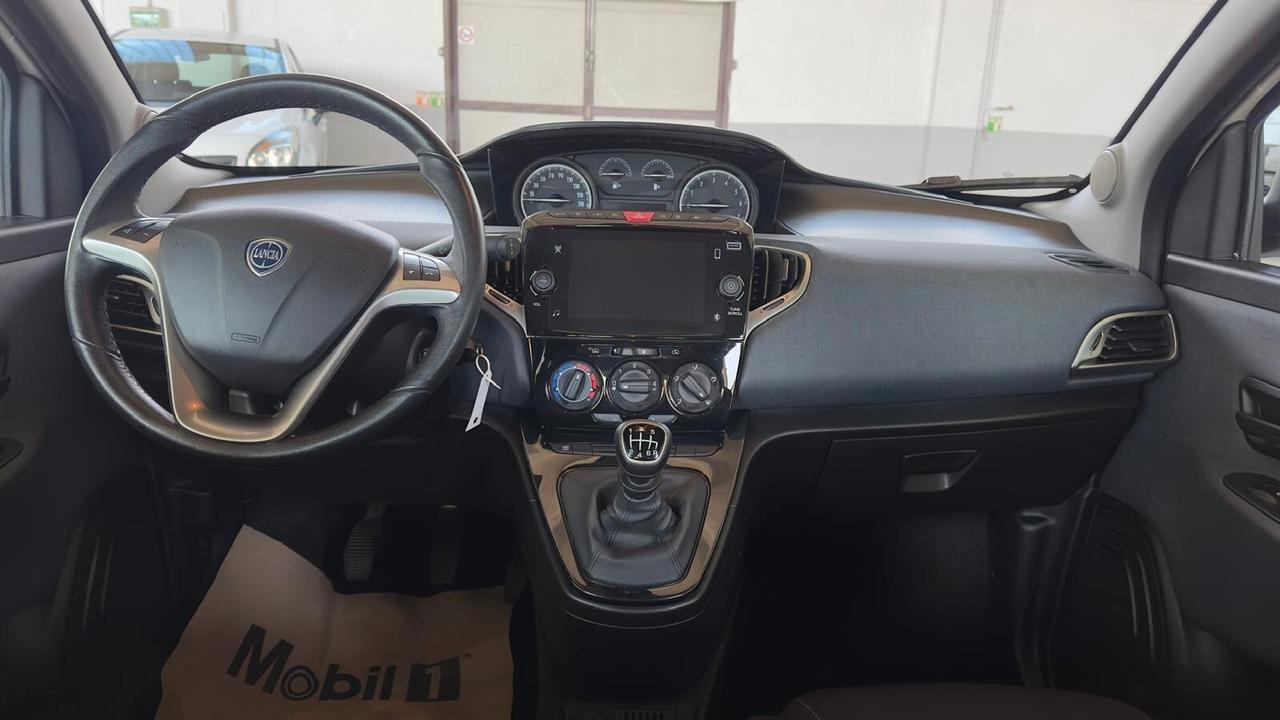 Lancia Ypsilon 1.0 FireFly 5 porte S&S Hybrid Ecochic A. Ferretti