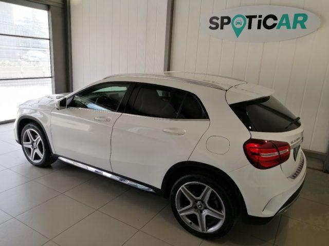 MERCEDES-BENZ GLA 200 d Automatic Premium