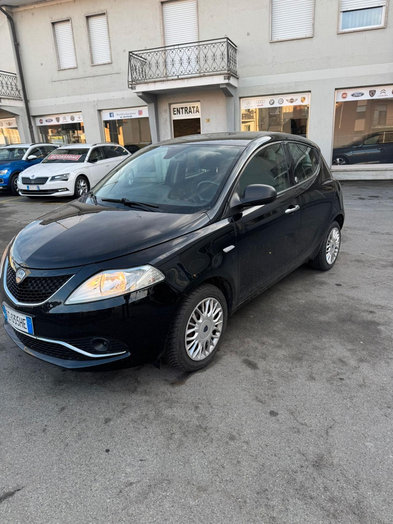 Lancia Ypsilon 1.2 69 CV 5 porte GPL Ecochic Gold