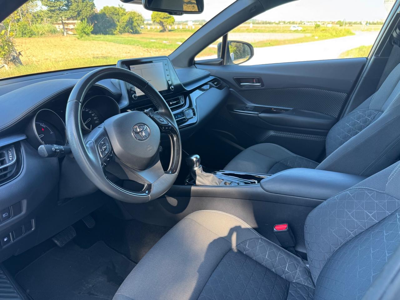 Toyota C-HR 2.0 Hybrid E-CVT Style