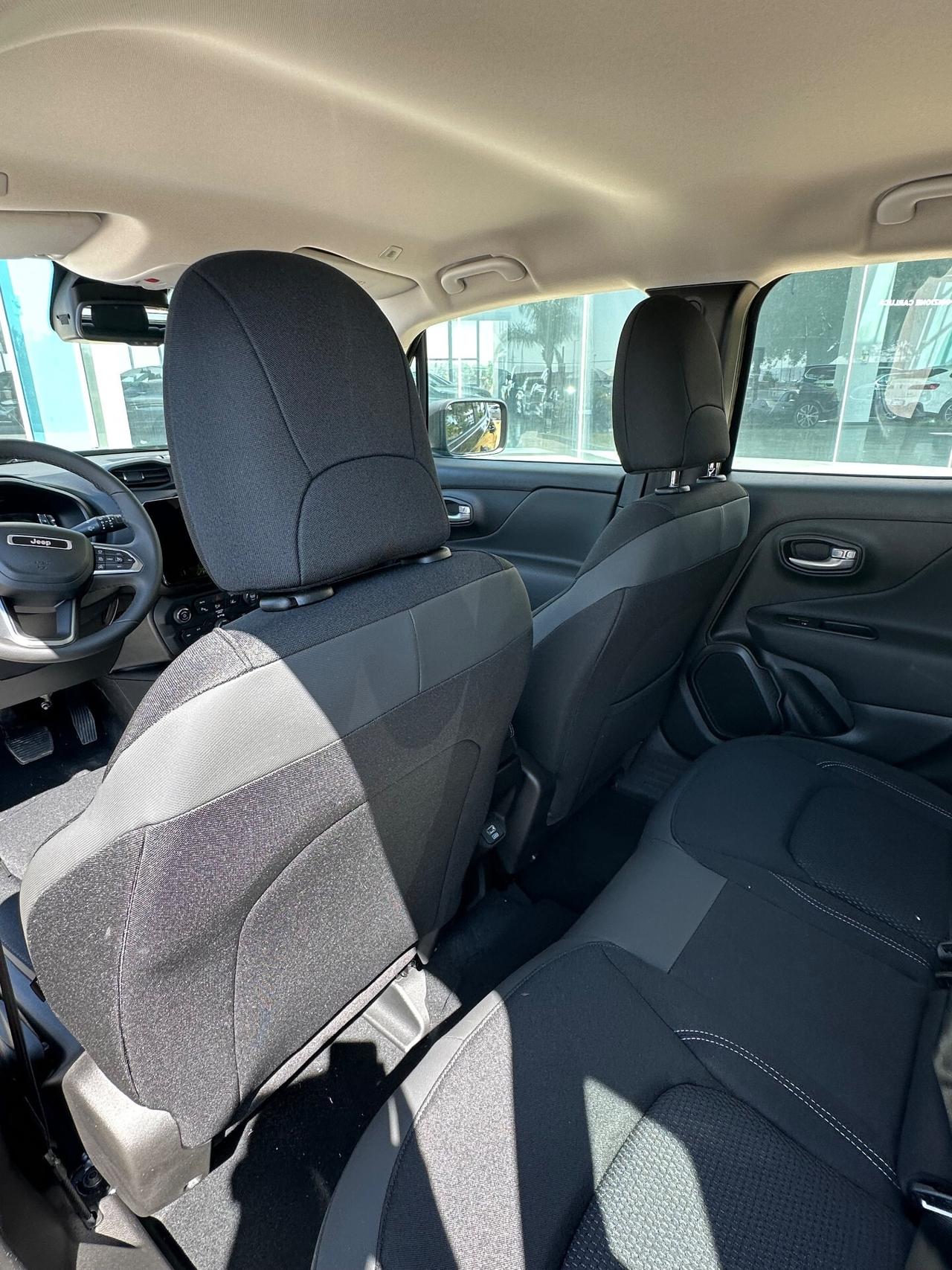 Jeep Renegade 1.5 Altitude offerta T-Stock prezzo imperdibile