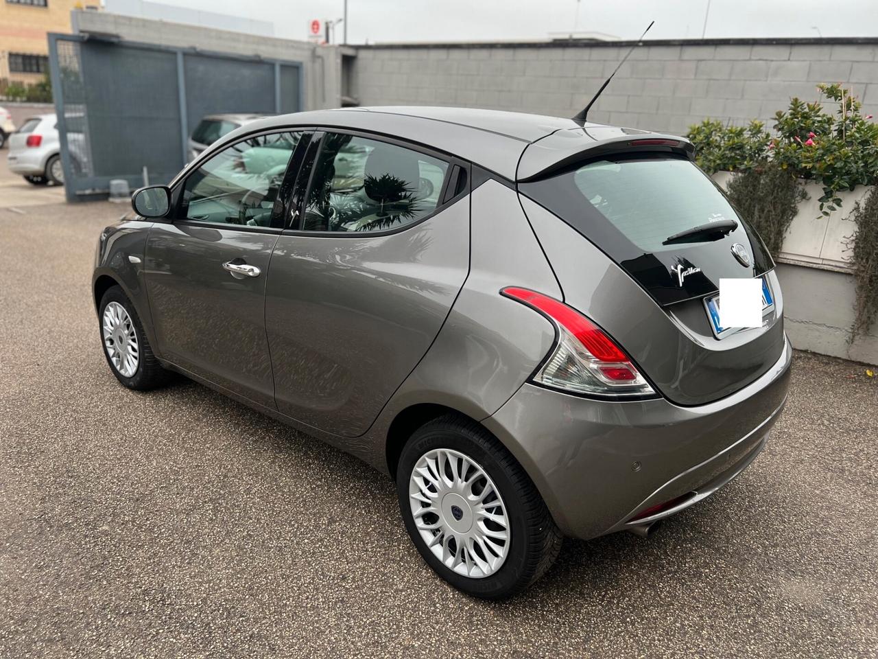 Lancia Ypsilon 1.2 Gold 69cv OK NEOPATENT. PDC/CLIMA/TEL. PERFET.
