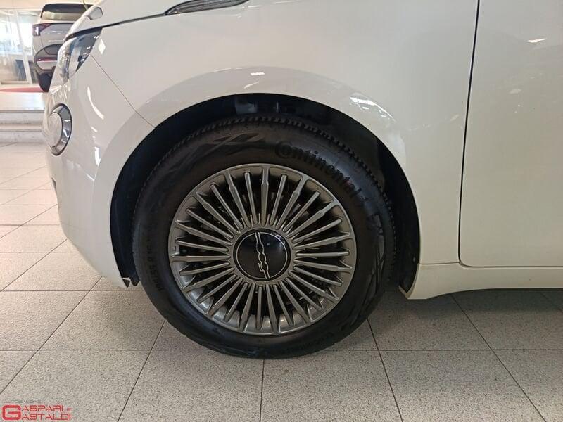 FIAT 500 Electric Icon + 118cv 42 kWh 320km WLTP