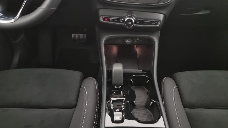Volvo XC40 B3 automatico Ultra Black Edition
