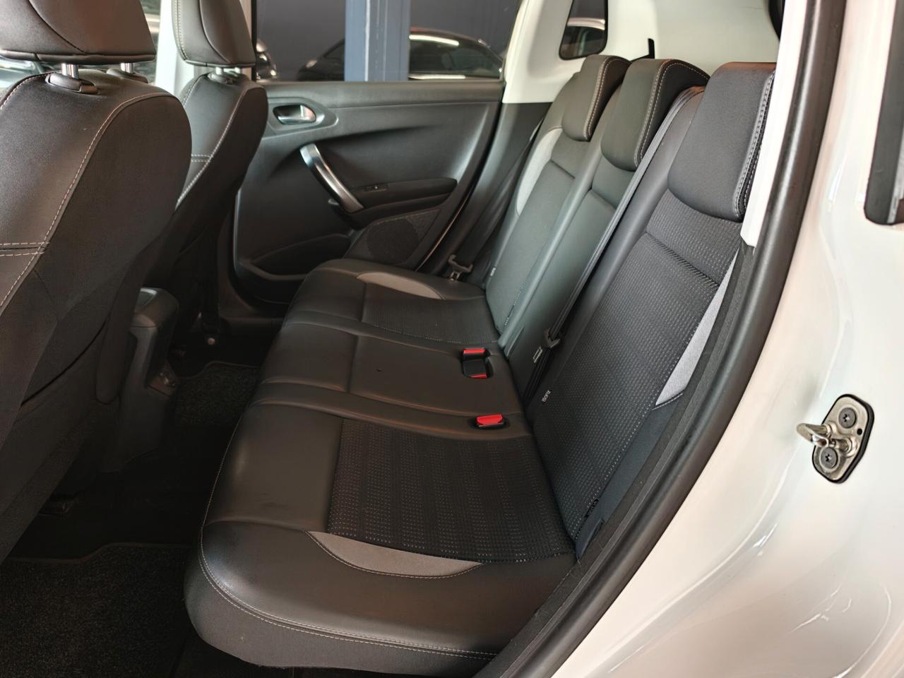 Peugeot 2008 BlueHDi 100 Allure