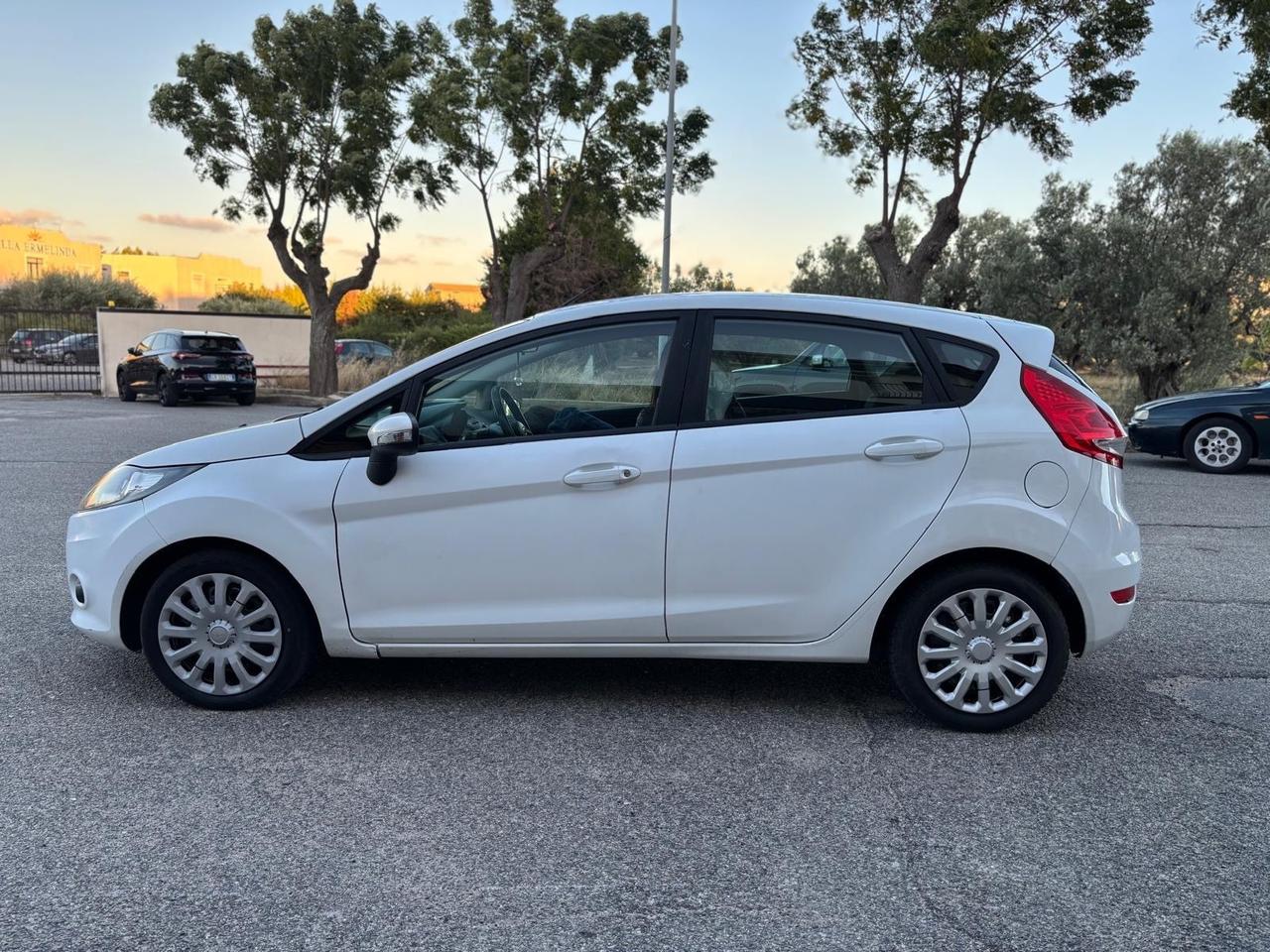Ford Fiesta 1.4 TDCi 70CV 5 porte Titanium