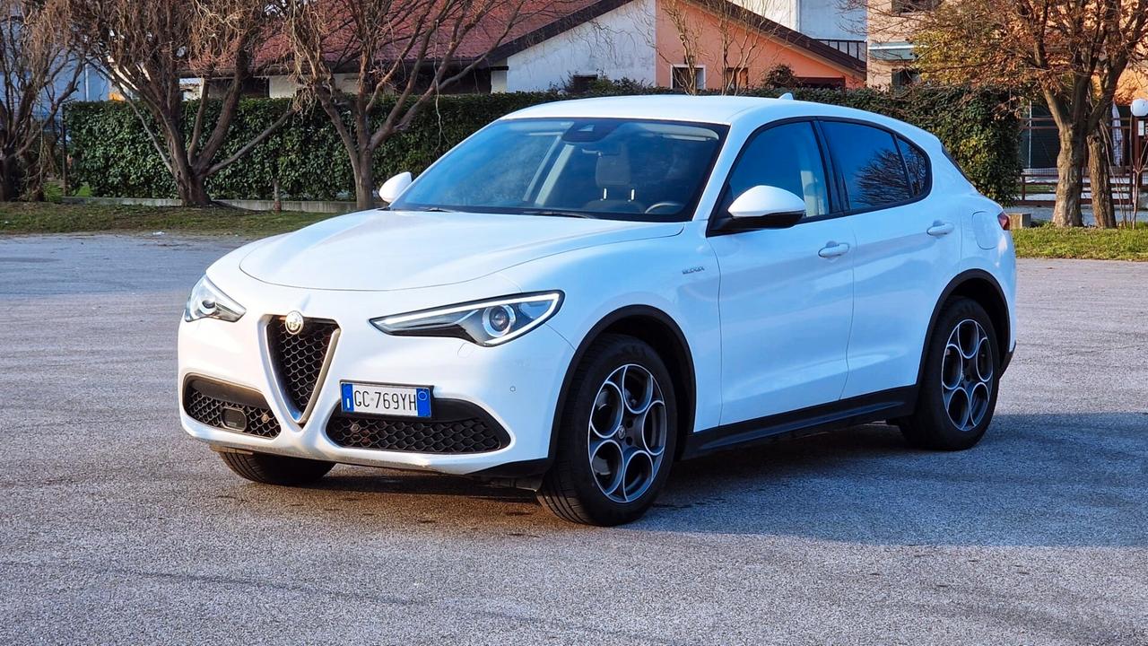 Alfa Romeo Stelvio 2.2 Turbodiesel 160 CV AT8 RWD Super