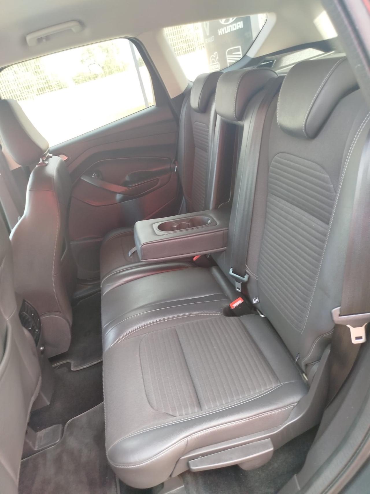 Ford Kuga 1.5 TDCI 120 CV S&S 2WD Powershift ST-Line