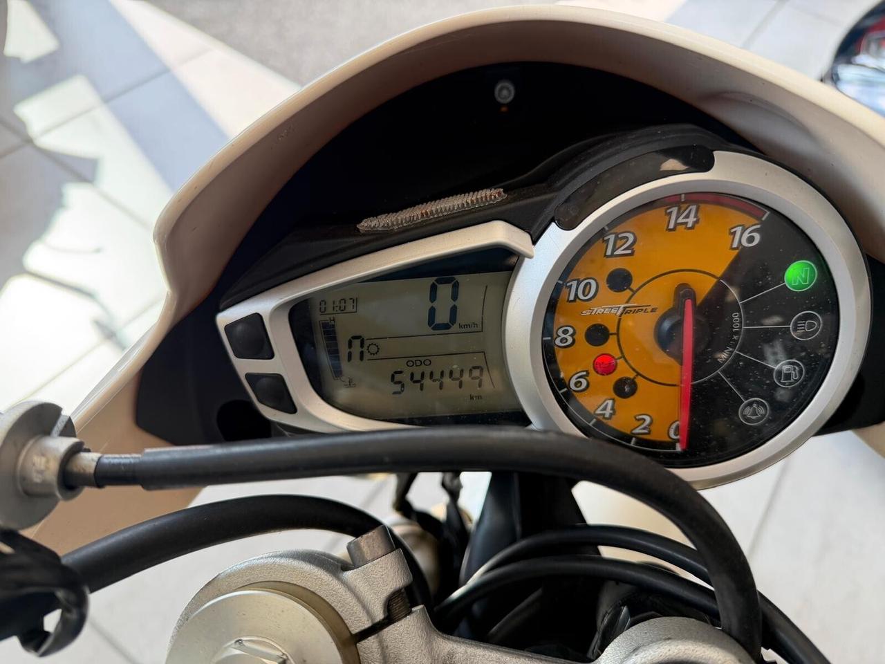 Triumph Speed Triple 675