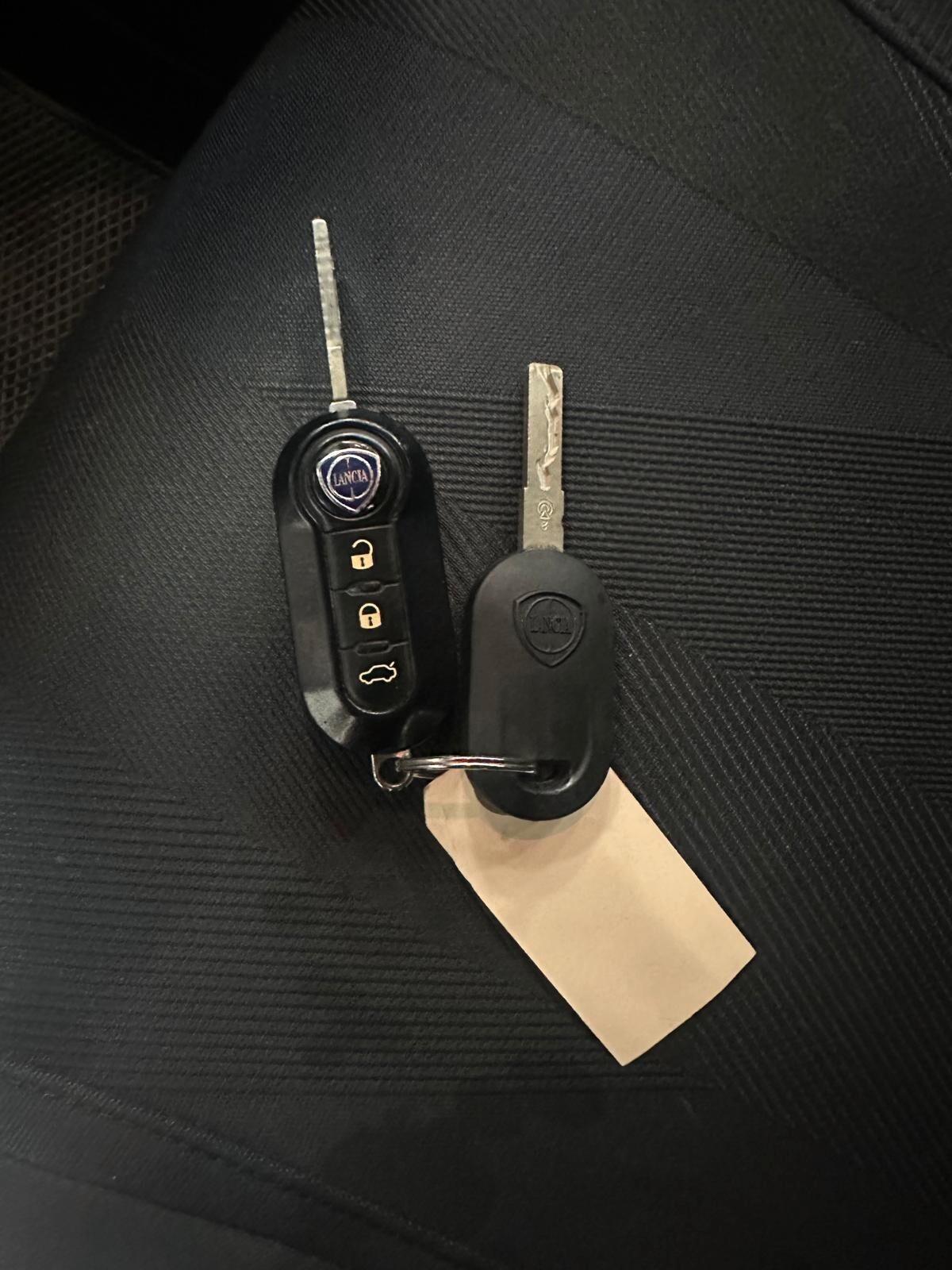 Lancia Ypsilon 1.2 69 CV 5 porte Platinum