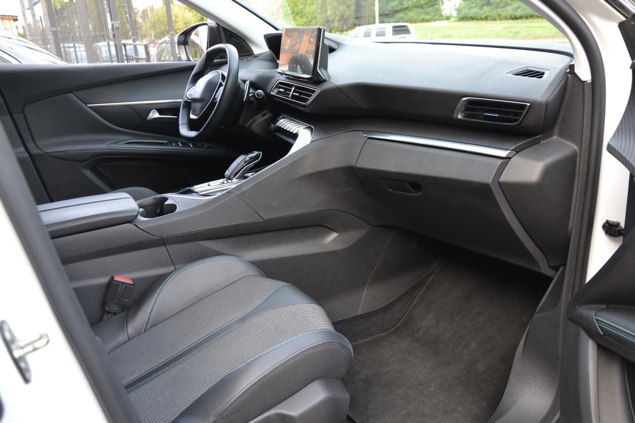 Peugeot 5008 1.5 HDi 130CV 7POSTI AUT.+NAV+LED+RCAM+PELLE+PDC
