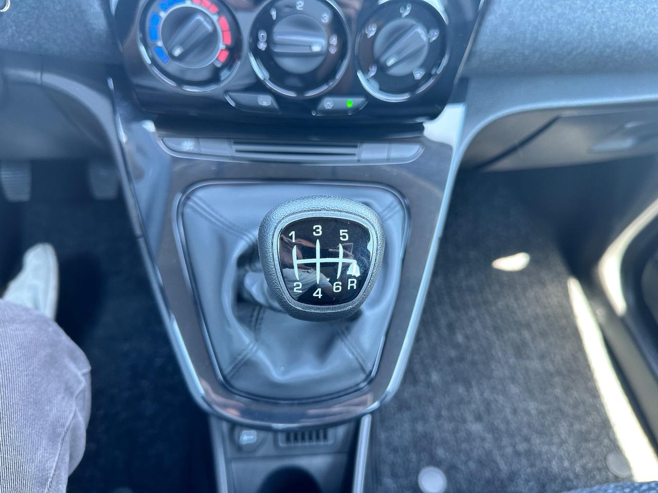 Lancia Ypsilon 1.0 5 porte Ibrida neopatentati Fatturabile iva esposta