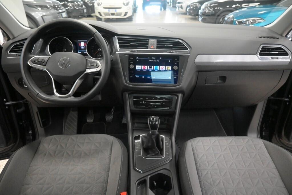 VOLKSWAGEN TIGUAN 2.0 TDI 122CV 6M. SCR LIFE ( FARI LED - ADAPTIVE CRUISE - TETTO PANORAMICO APR. - CLIMA TRIZONA - NAVI - APP CONNECT - PDC - TELECAMERA POST. )