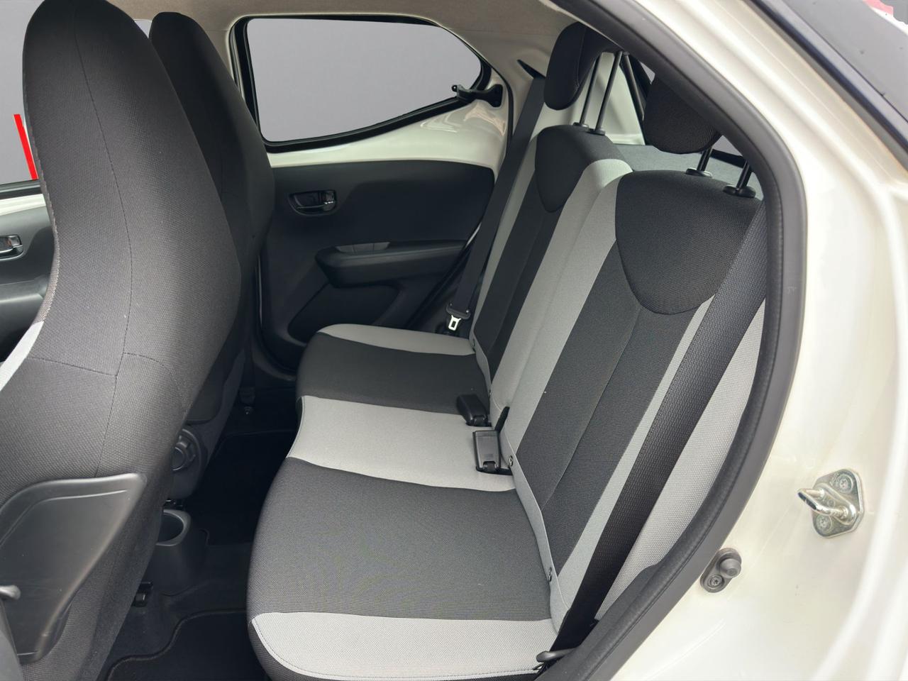 Toyota Aygo 5p 1.0 x-play tss