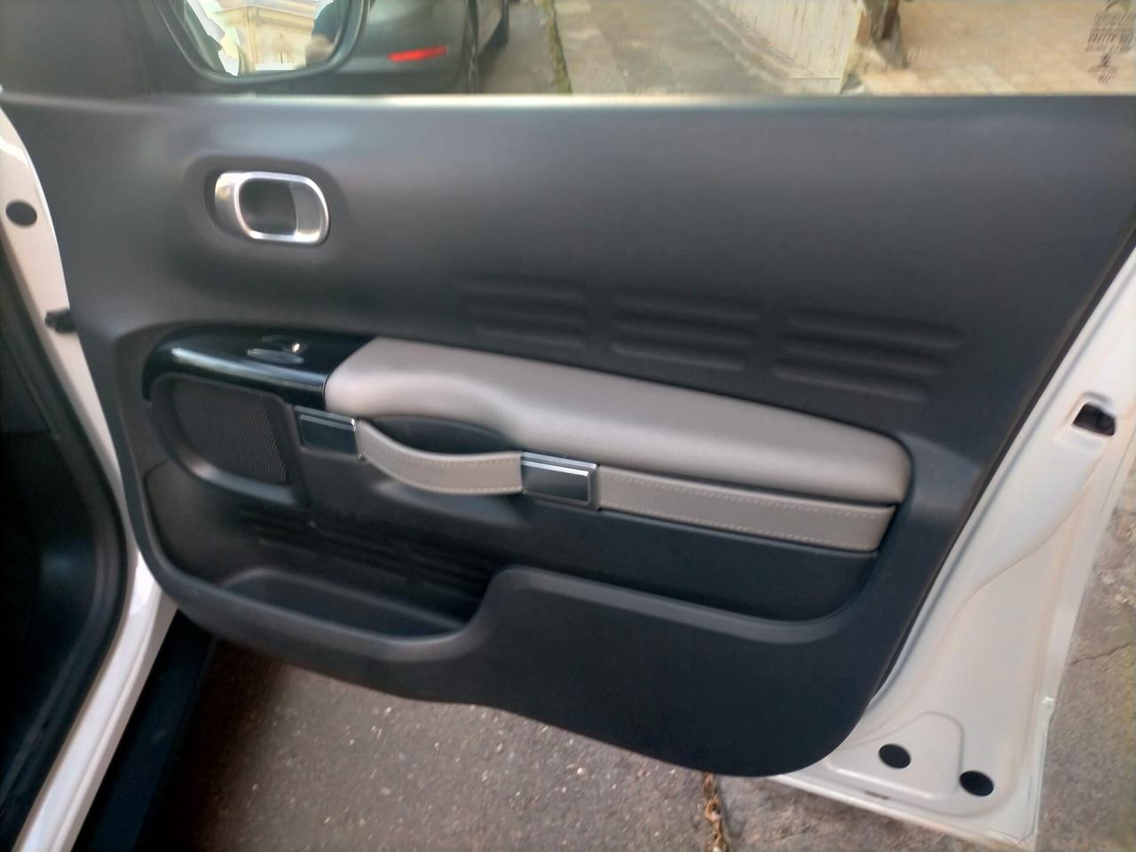 Citroen C4 Cactus BlueHDi 100 S&S Shine