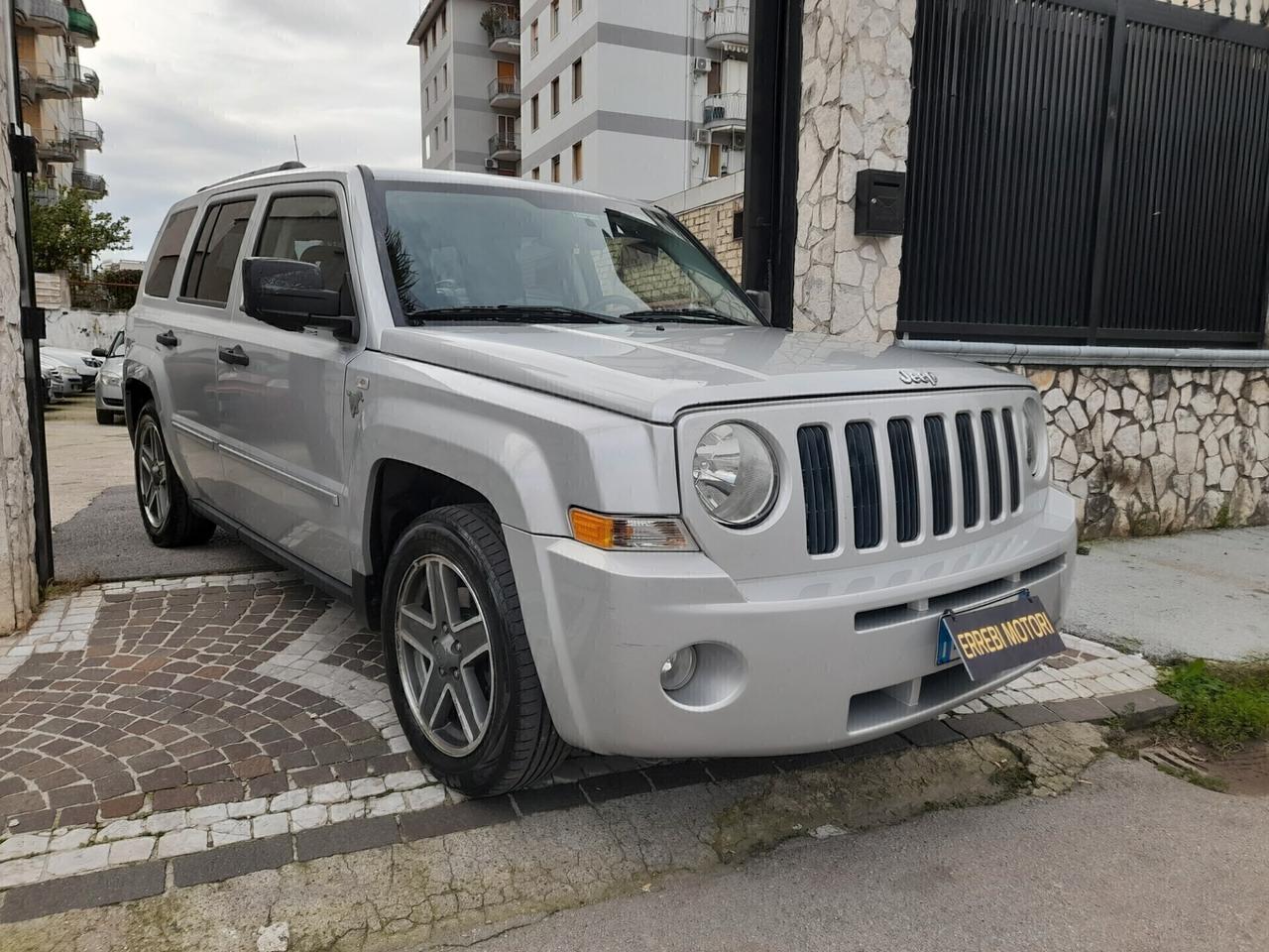 JEEP PATRIOT CON GANCIO TRAINO