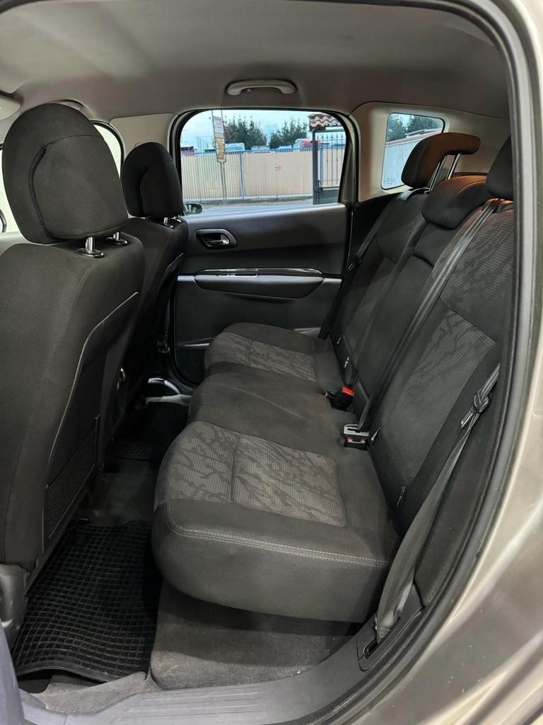 Peugeot 3008 1.6 HDi 110CV cambio robotizzato Premium