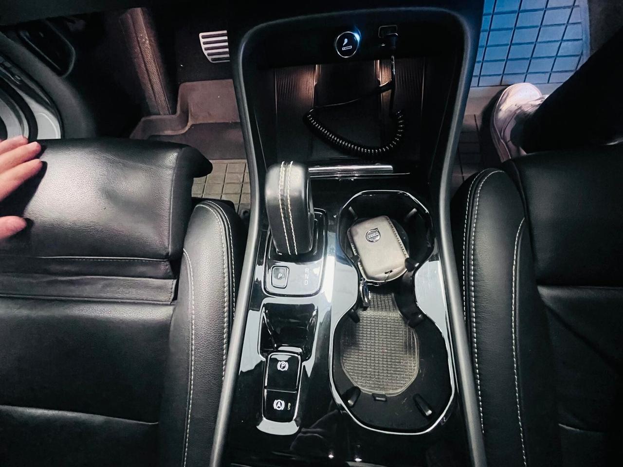 Volvo XC40 D4 AWD Geartronic R-design