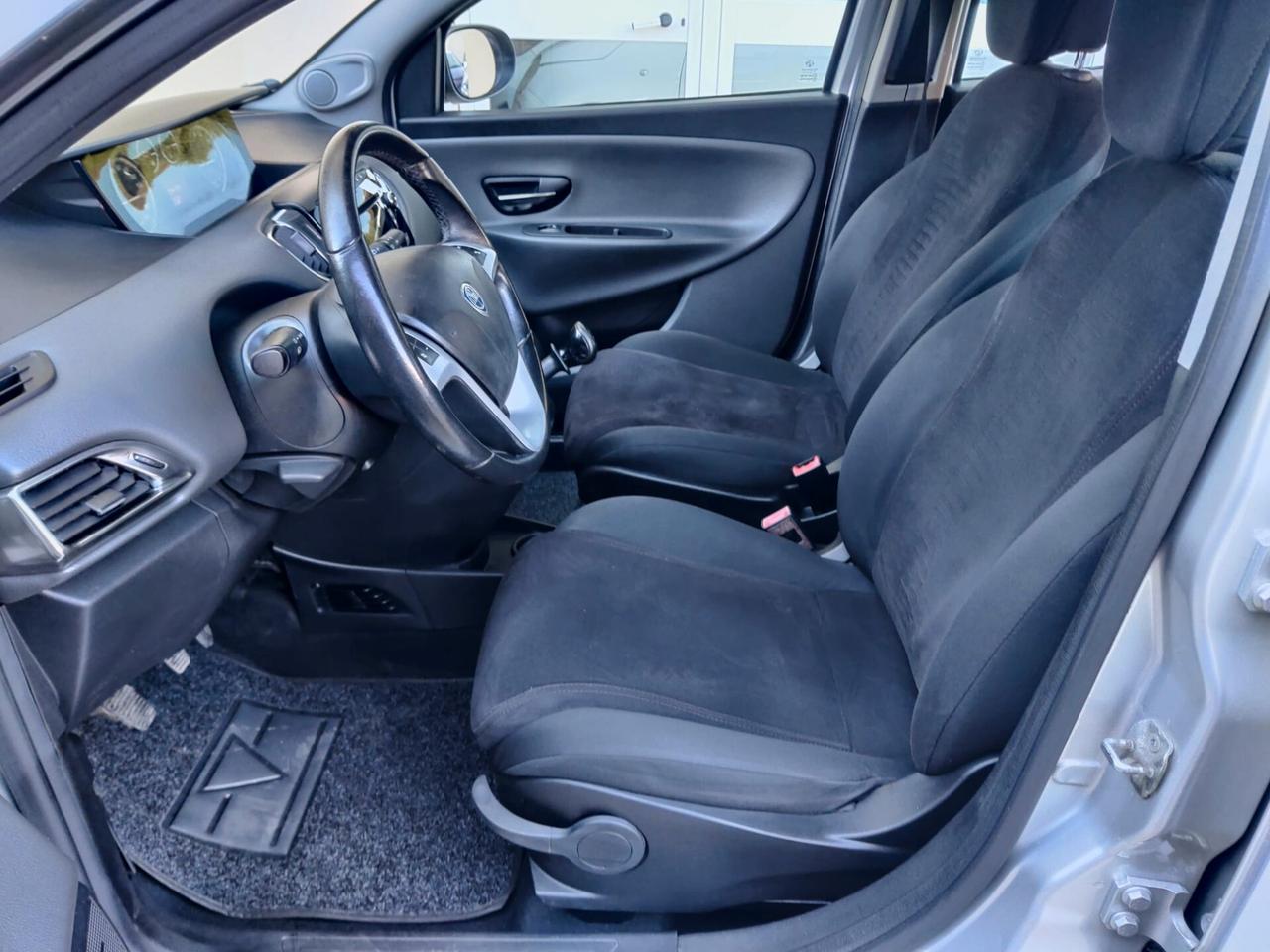 Lancia Ypsilon Benz/Metano
