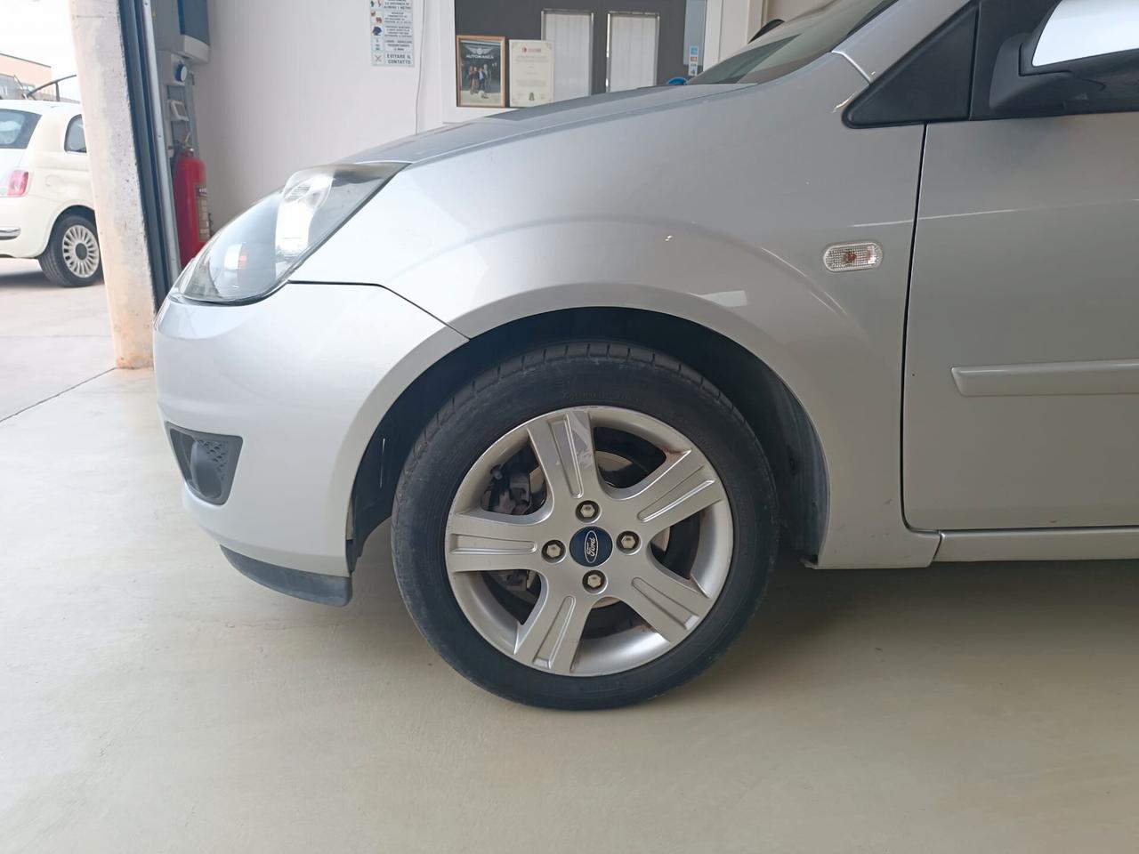 Ford Fiesta 1.2 16V 5p. Ghia