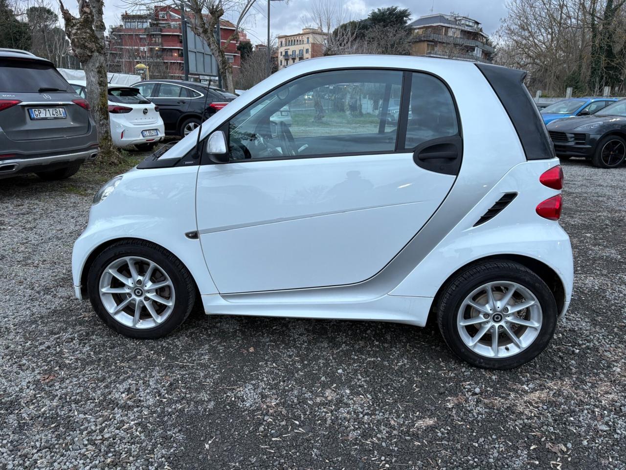 Smart ForTwo 1000 52 kW MHD coupé passion