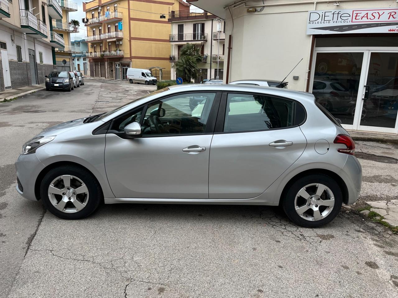 Peugeot 208 BlueHDi 75 5 porte Active