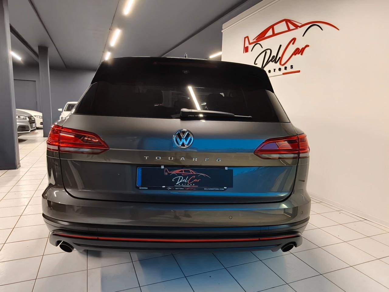 Volkswagen Touareg 3.0 V6 TDI Black Style Gancio Traino Iva