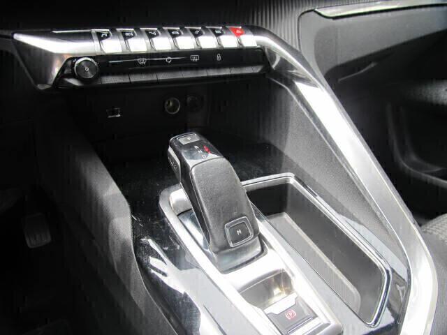 Peugeot 3008 BlueHDi 130 S&S EAT8 Allure