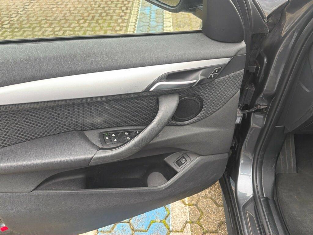 BMW X1 18 d Business xDrive Steptronic