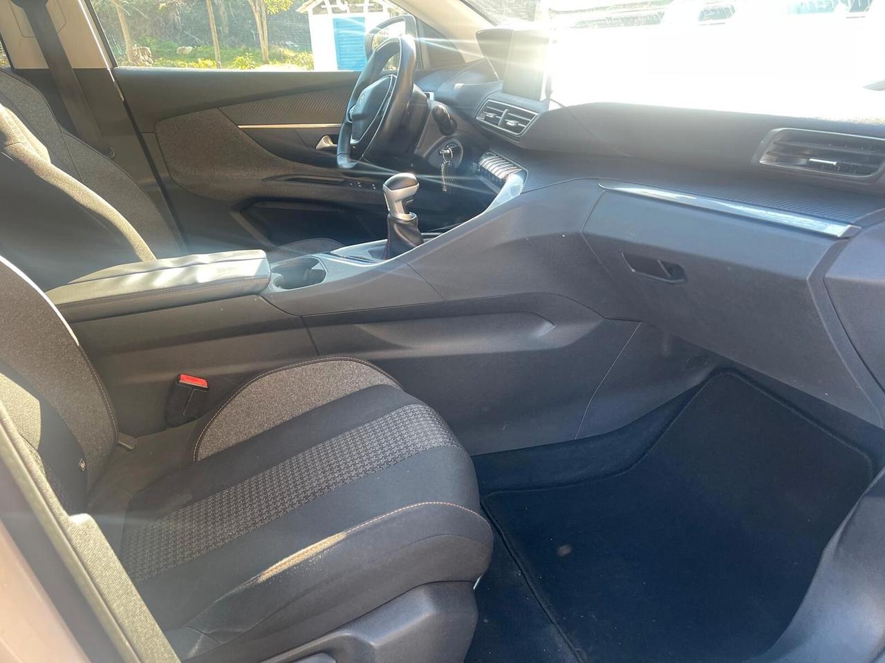 Peugeot 3008 BlueHDi 120 S&S Allure