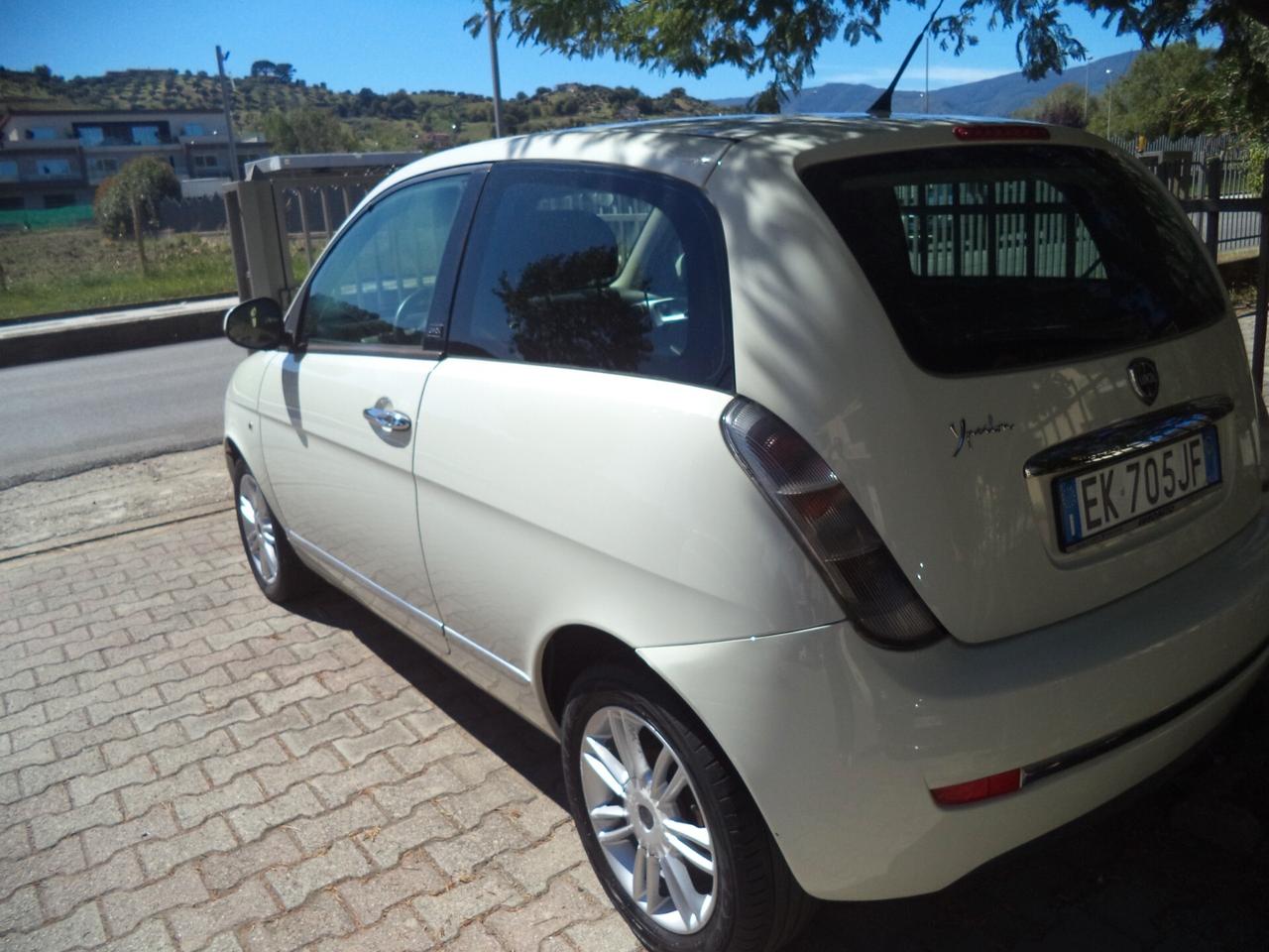 Lancia Ypsilon 1.2 69 CV 5 porte S&S Platinum