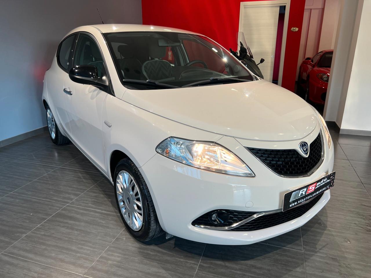 Lancia Ypsilon 1.2 69 CV 5 porte Gold METANO