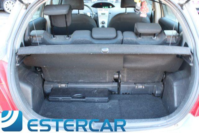 TOYOTA Yaris 1.0 5 porte