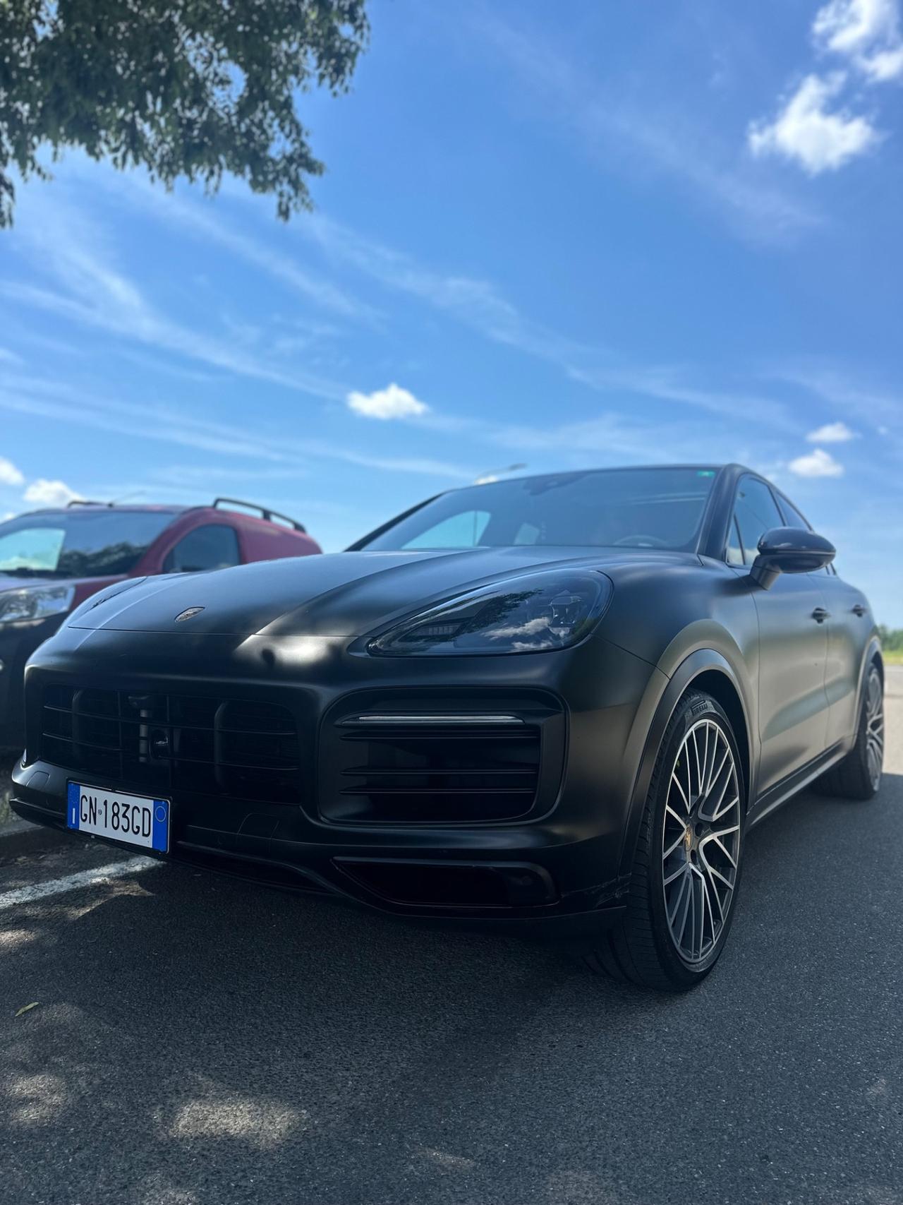 Porsche Cayenne Coupé 3.0 V6 E-Hybrid Platinum Edition