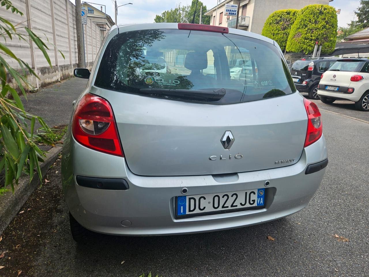 Renault Clio 1.2 16V 5 porte Dynamique
