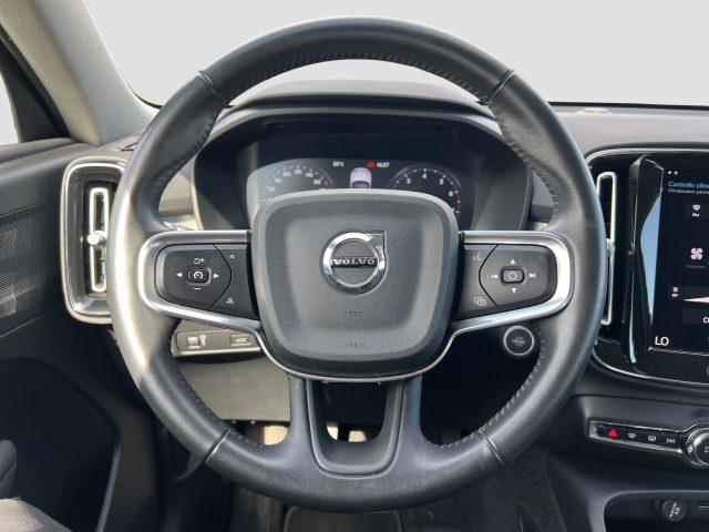 VOLVO XC40 XC40 T2 Momentum
