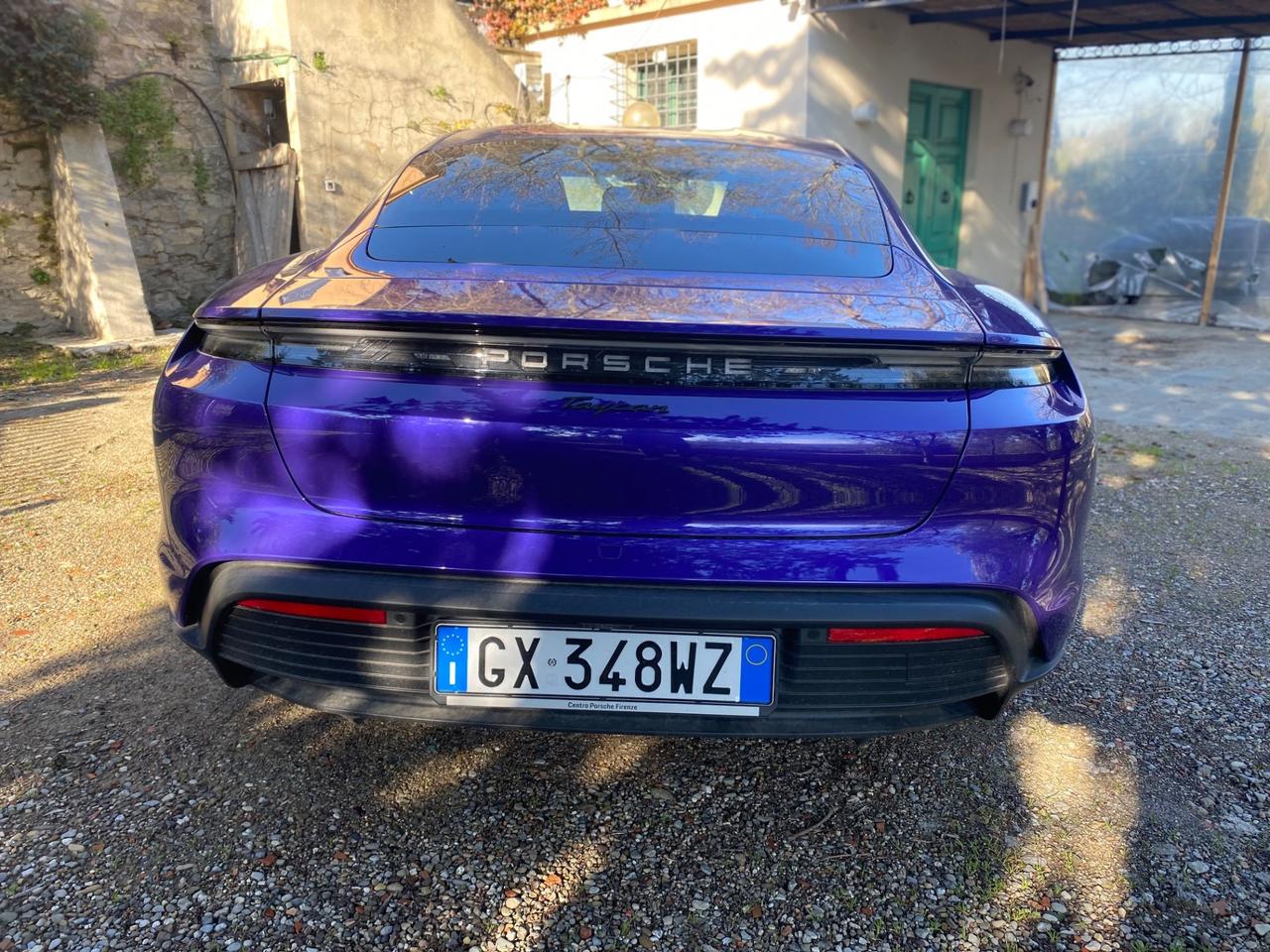 Porsche Taycan anno 2024 km 5400 ! Noleggio lungo termine