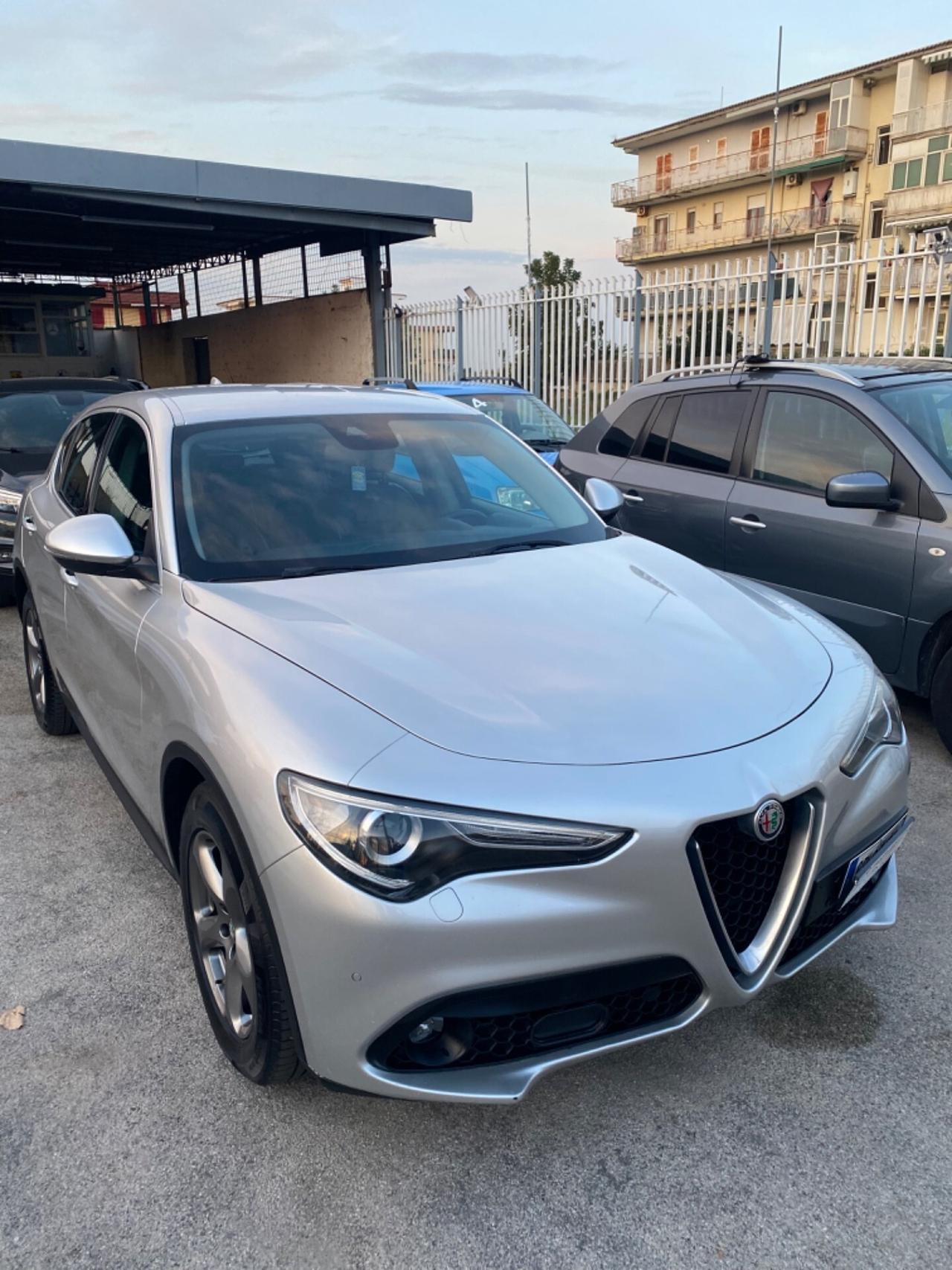 Alfa Romeo Stelvio AT8 Full Pelle Navi Led