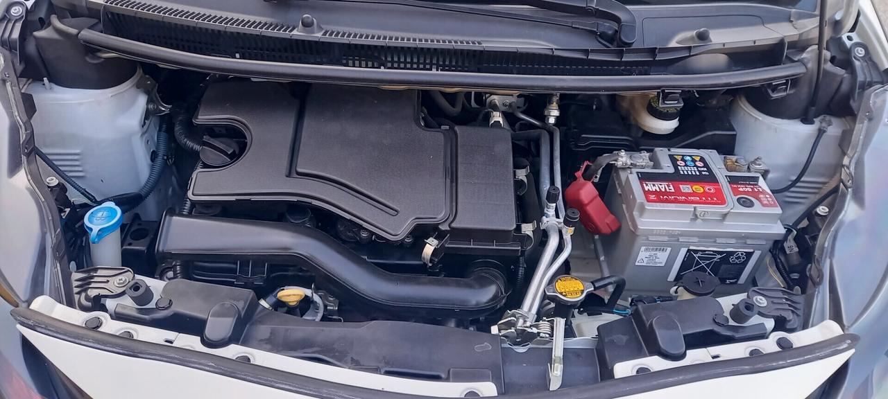Toyota Aygo Benzina cc. 1.000 Mod. X-Play 5 Porte Utilizzabile anche per i Neopatentati SOLO 87.470 KM...!!!