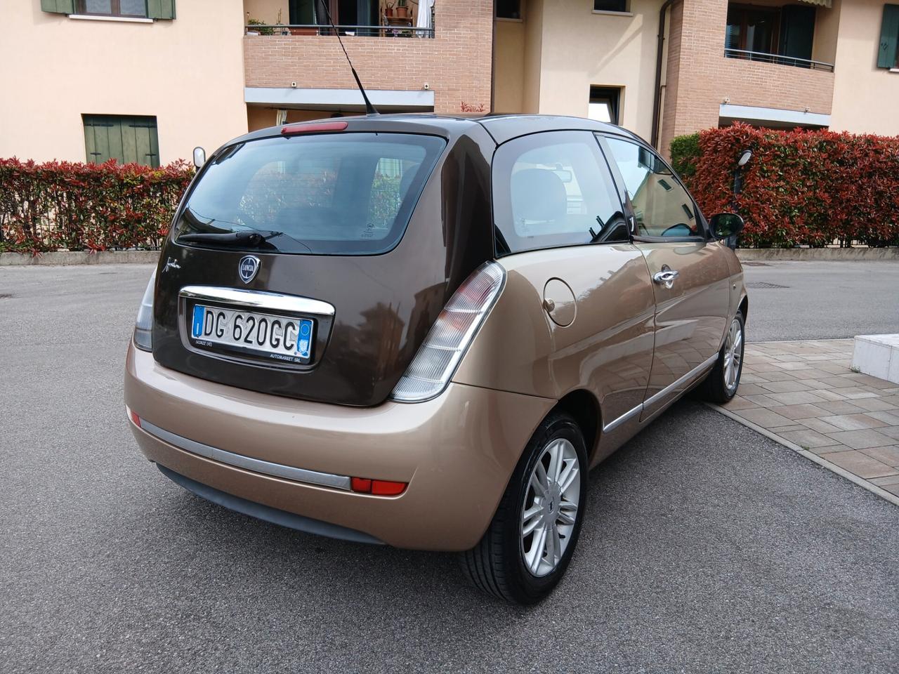 Lancia Ypsilon 1.4 in pronta consegna Ok per neo patentati