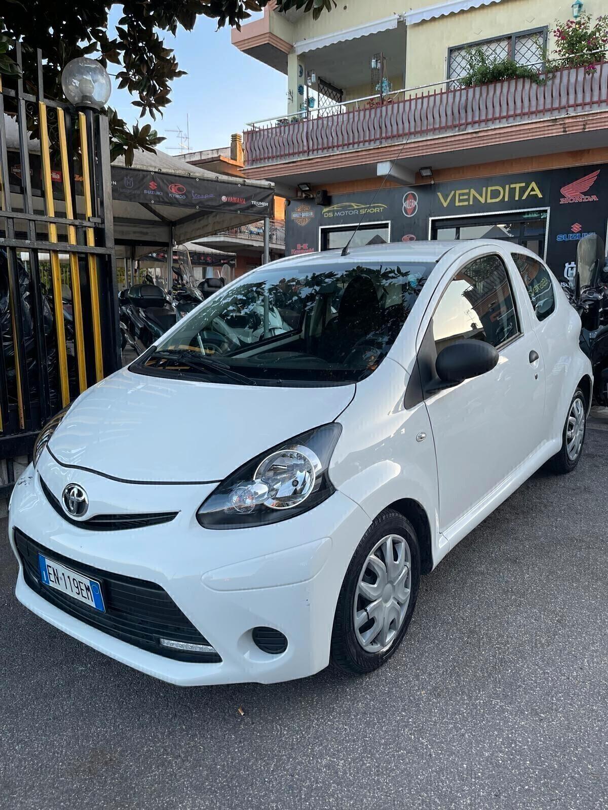 Toyota Aygo 1.0 12V VVT-i 3 porte Active Connect