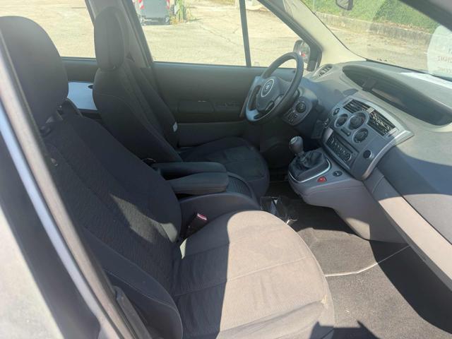 RENAULT Grand Scenic 1.9 dCi/130CV PlaySt.Port.