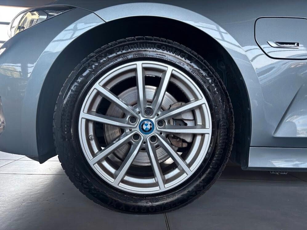 Bmw 330e Touring BUSINESS ADVANTAGE (IVA ESPOSTA)