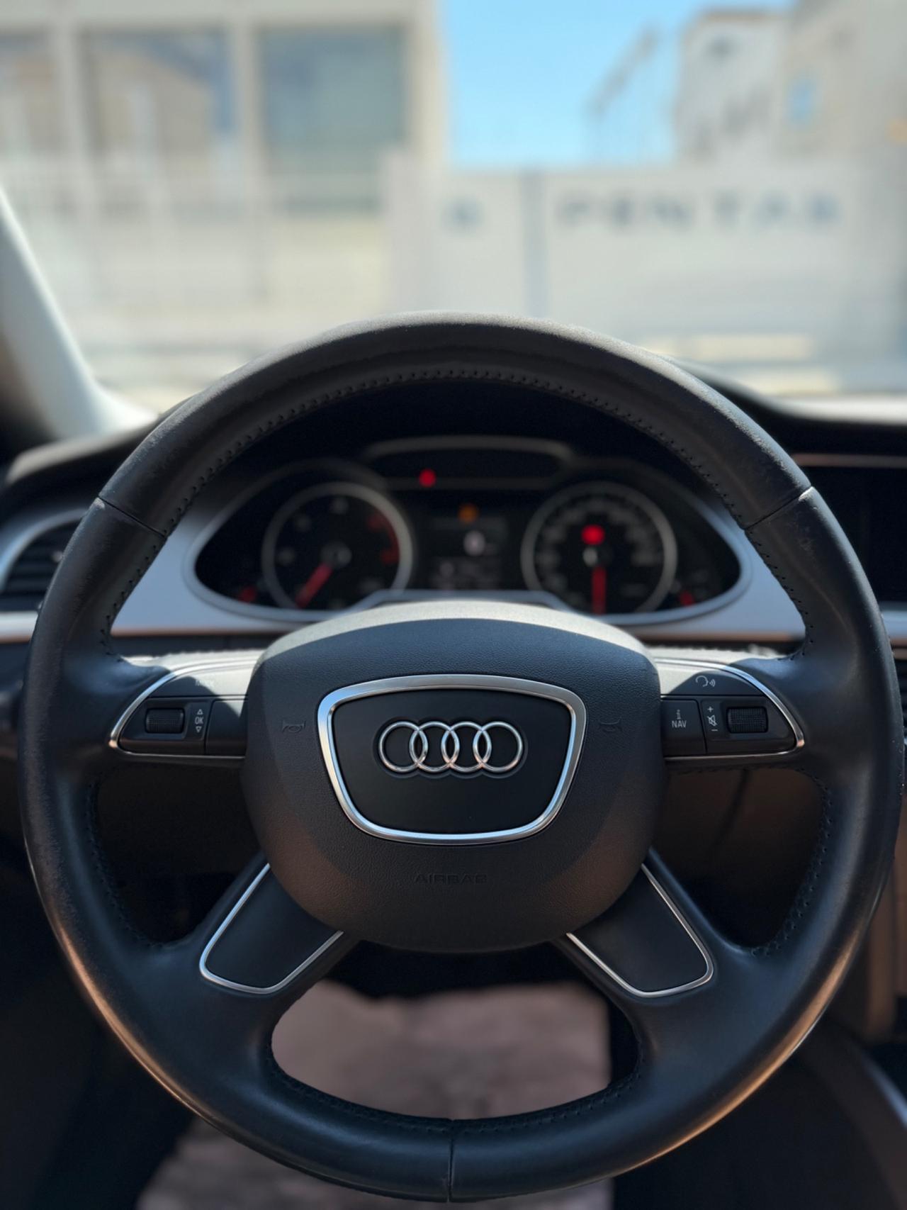 Audi A4 Avant 2.0 TDI 136 CV-2013/LED/MISTO PELLE