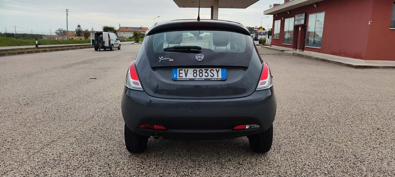 Lancia Ypsilon 0.9 TwinAir 85 CV 5 porte Metano Ecochic Gold