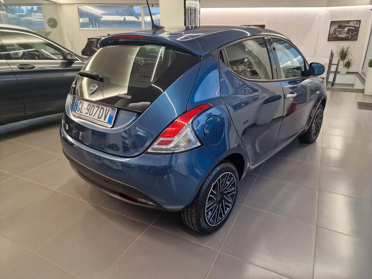 Lancia Ypsilon 1.0 FireFly 5 porte S&S Hybryd Gold