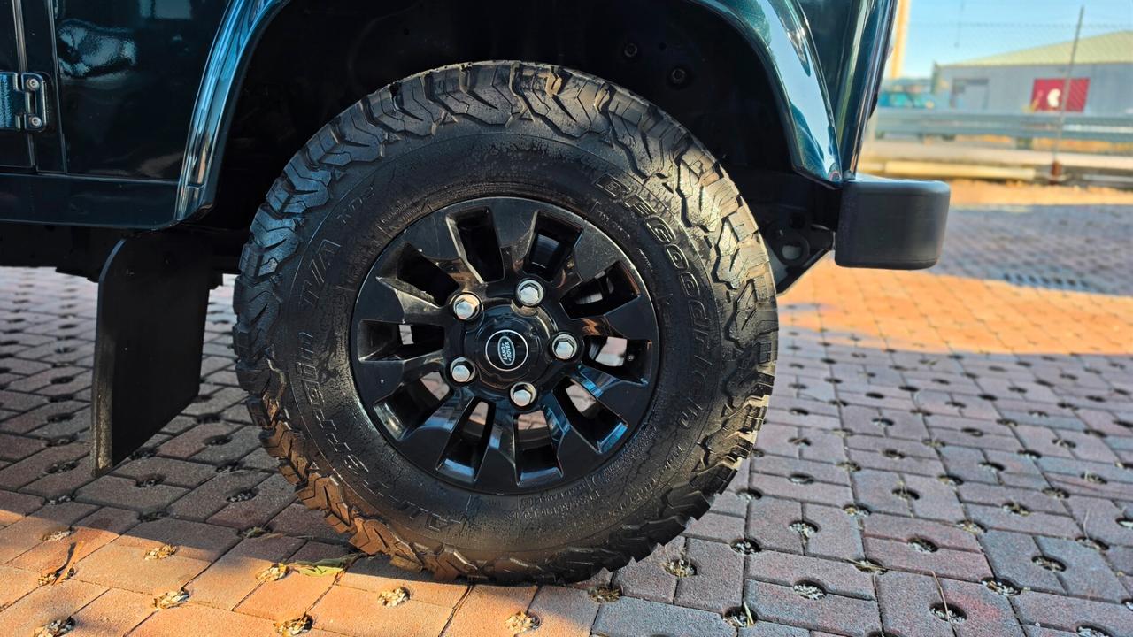 Land Rover Defender 110 2.2 TD4 Station Wagon N1 5 P. motore nuovo percors KM 15.000