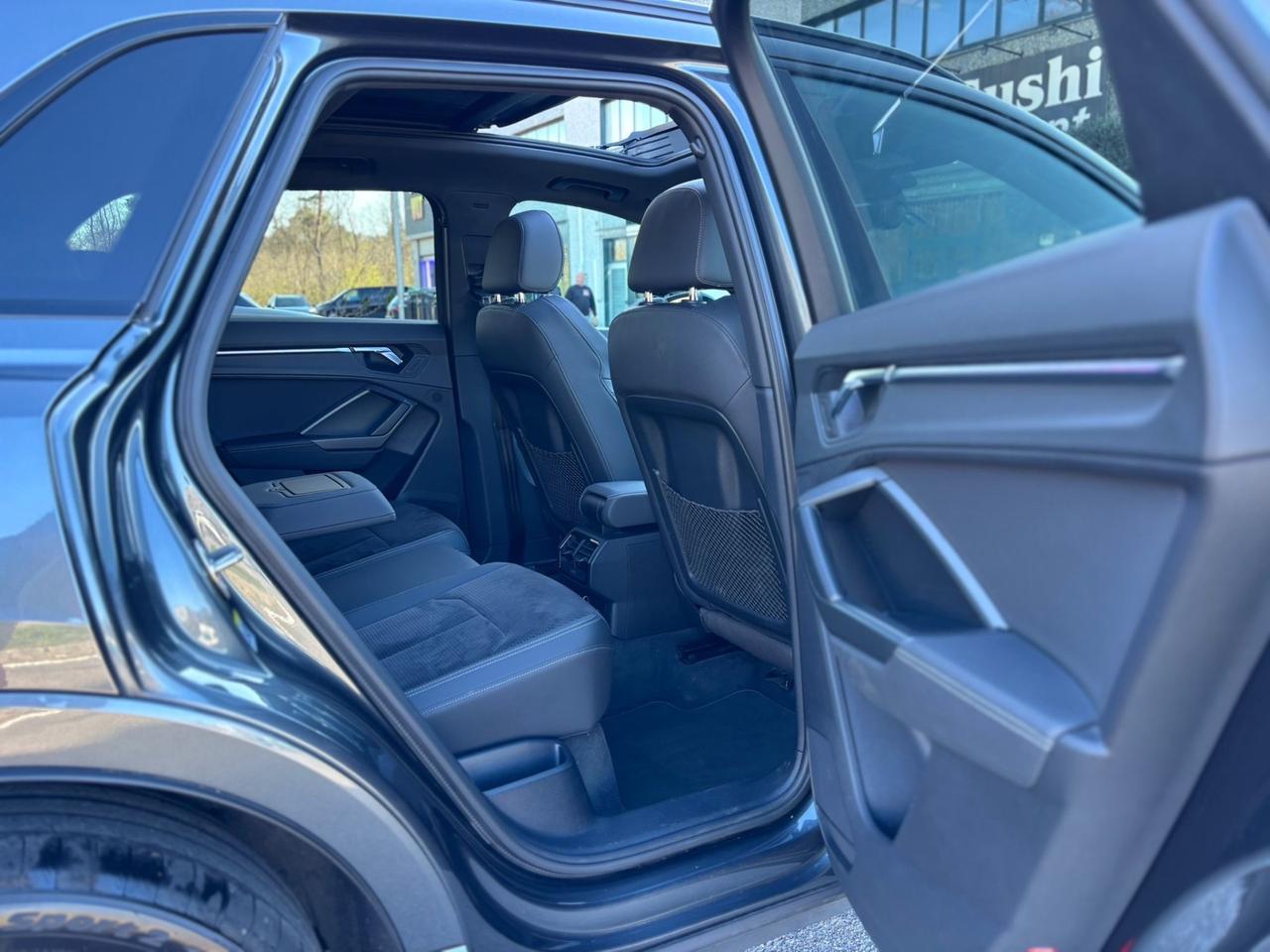 Audi Q3 40 TFSI quattro S tronic line edition